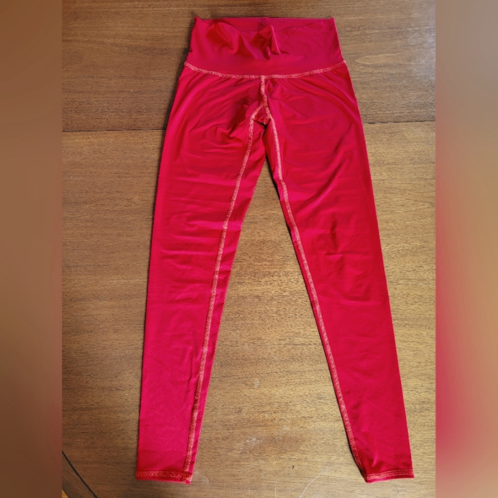 Teeki fire on the mountain leggings small red